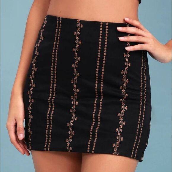 Altar'd State | Black Suede Embroidered Mini Skirt | Large - Picture 3 of 12